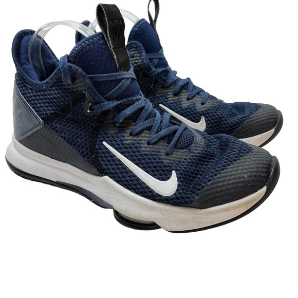 LEBRON JAMES NIKE Navy Blue CV4004-401 Low Top WITNESS Basketball Shoes sz 8 - Picture 1 of 16